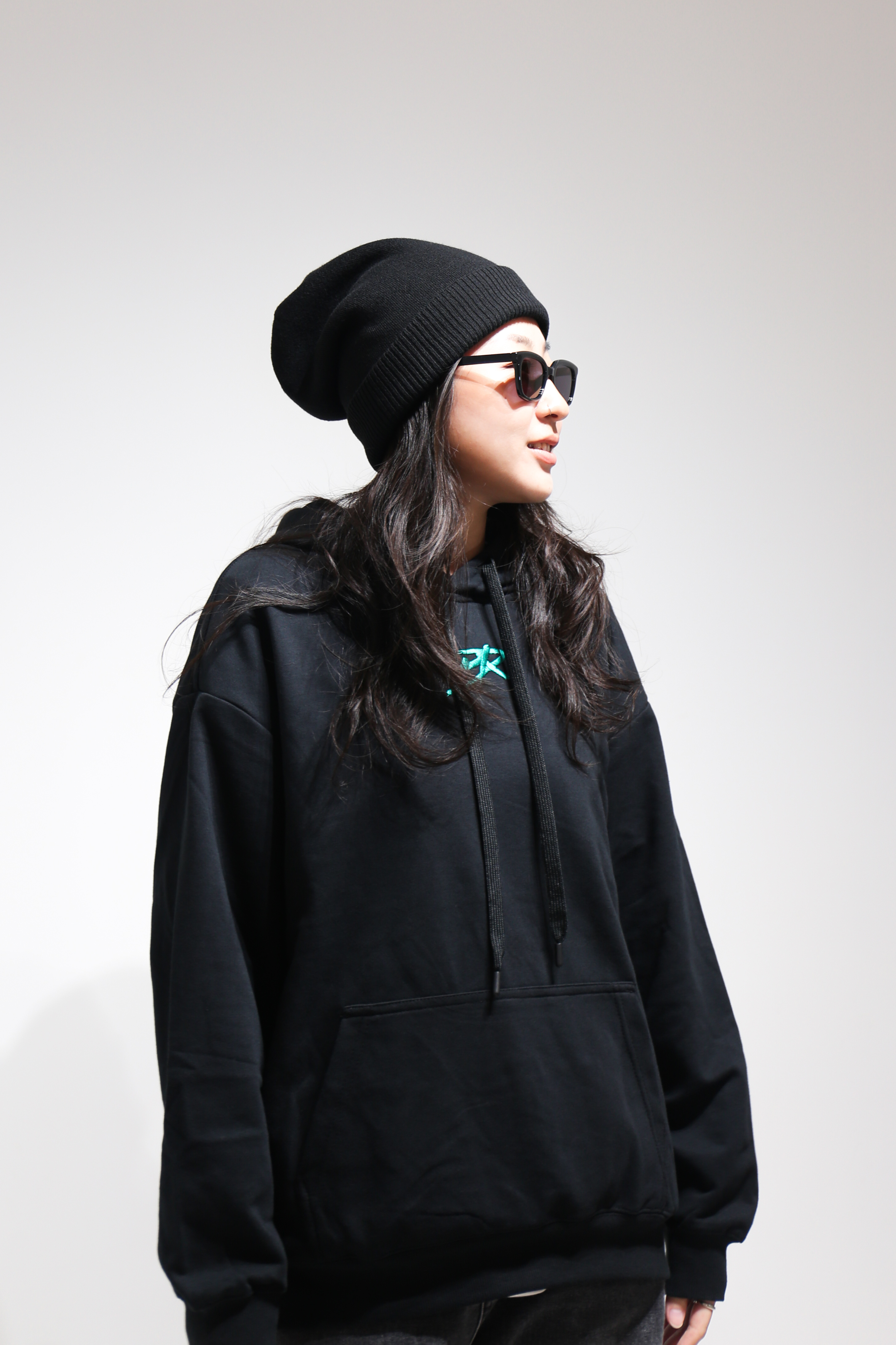 BARBELLRIAN 潮流帽T-野蠻黑